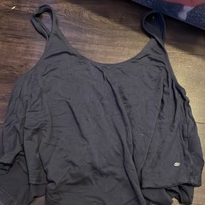 It’s wrinkly cause it’s been in my dresser for a year LOL. Size medium tank top